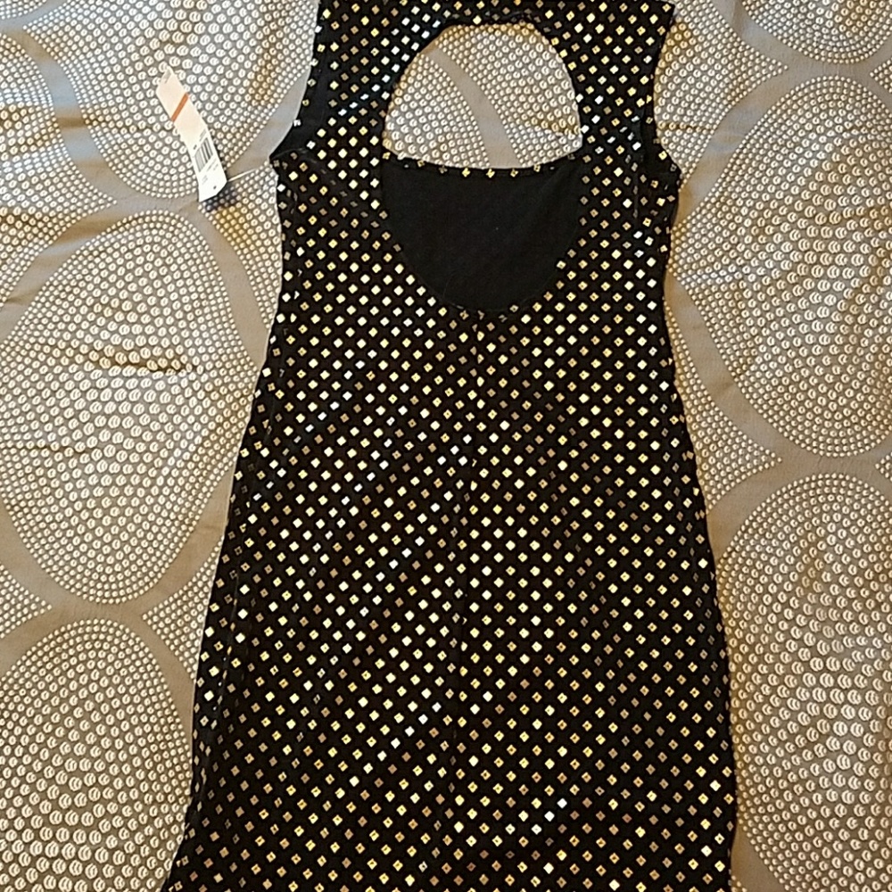 Dress - Picture 3 of 3